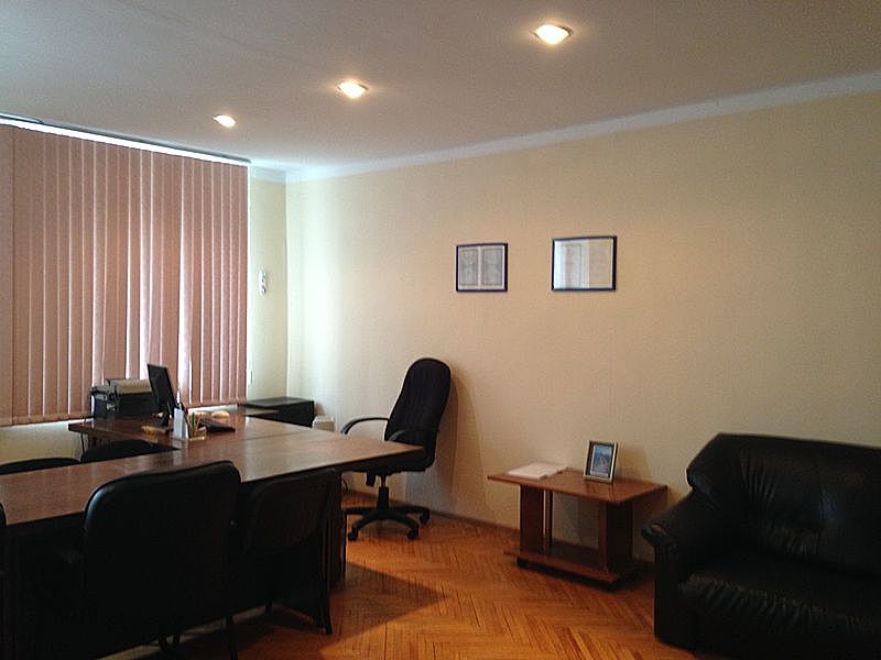 Офис в административном здании на улице 15-ая Парковая