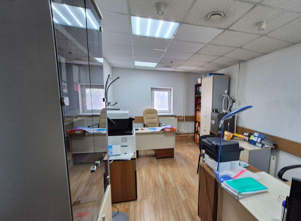 Офис в административном здании на улице Академика Челомея