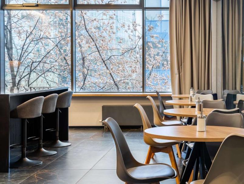 Офис в бизнес центре Black & White