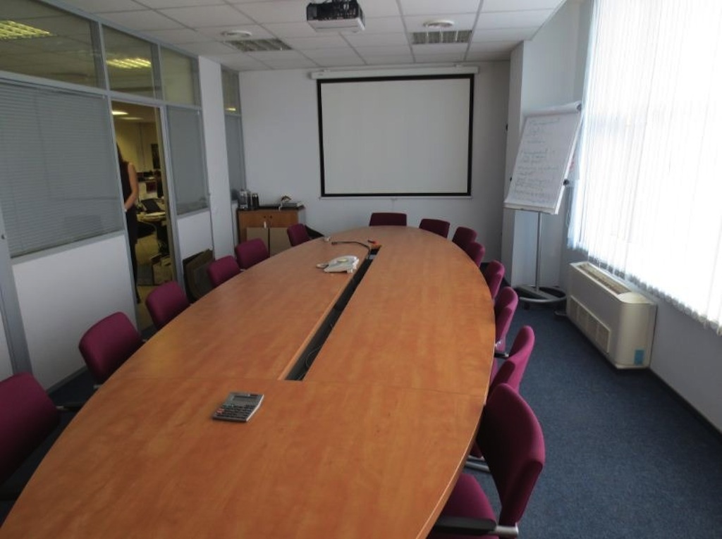 Офис в бизнес центре Омега плаза (Omega plaza)