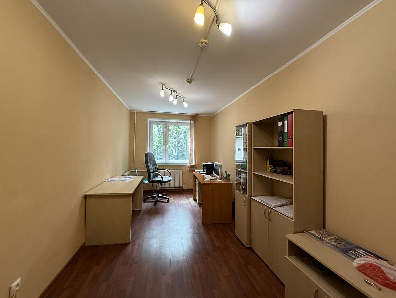 Офис в административном здании на улице Азовская
