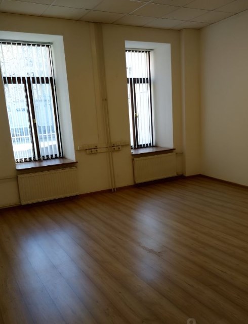 Офис в жилом доме в переулке Денежный