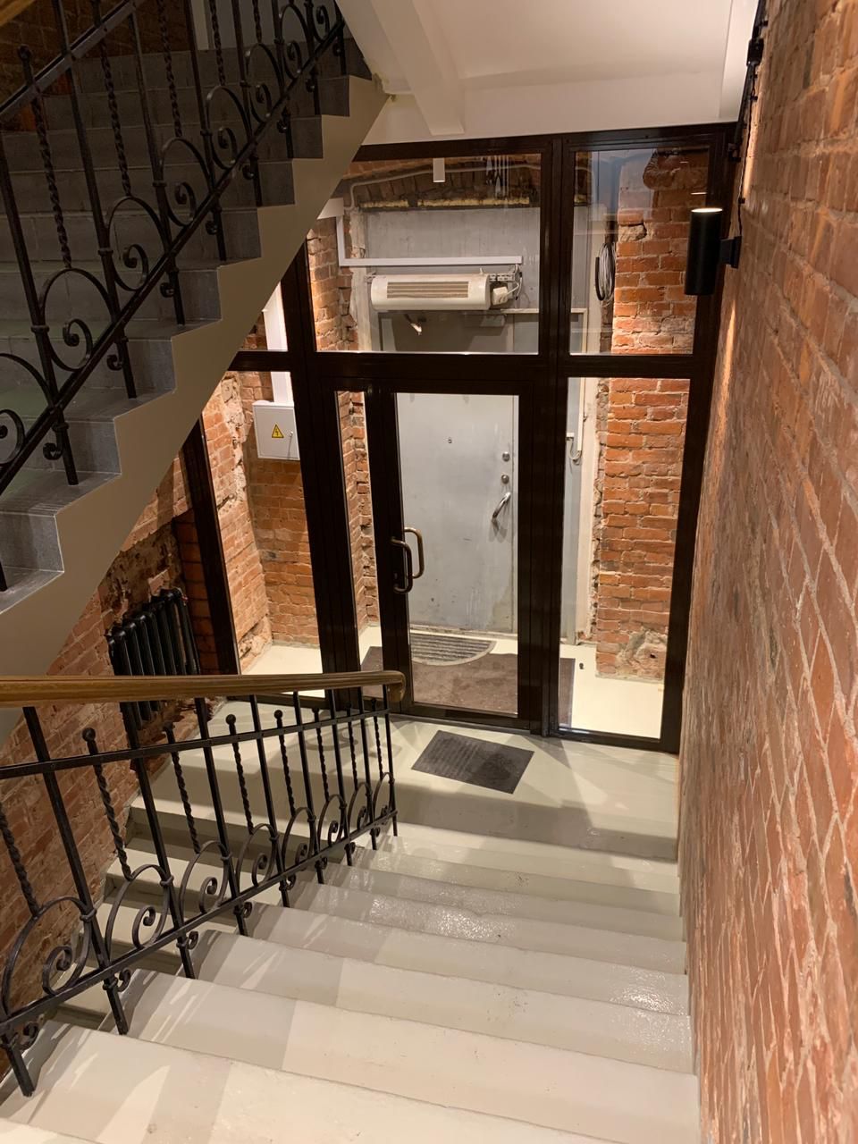 Офис в административном здании на улице 1-я Брестская