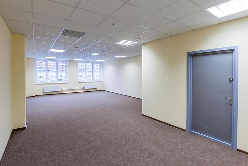 Офис в бизнес центре Кристалл